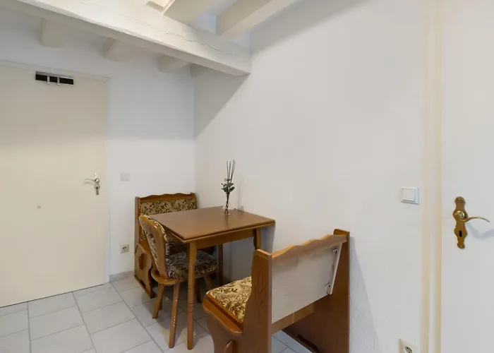 Aussicht Zur Burg Апартаменты Zaschwitz